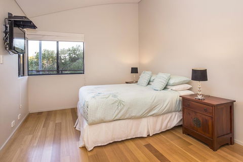 12/26 Yallingup Beach Road - Accommodation Whitsundays 4