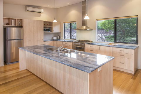 12/26 Yallingup Beach Road - Accommodation Whitsundays 3