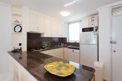 Ocean Breeze Apartment - Accommodation Whitsundays 2