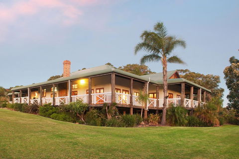 The Farmhouse - Accommodation Whitsundays 0