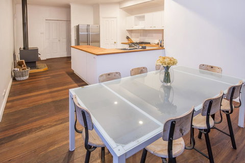 Buxton Thomas - Accommodation Whitsundays 2