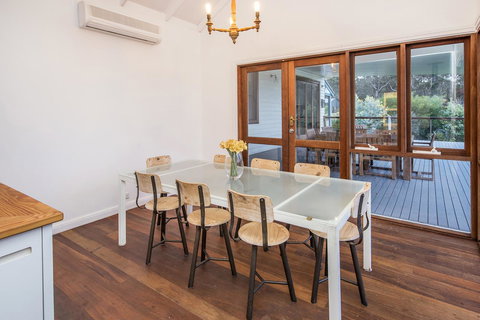 Buxton Thomas - Accommodation Whitsundays 3