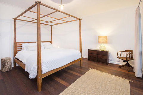 Buxton Thomas - Accommodation Whitsundays 6