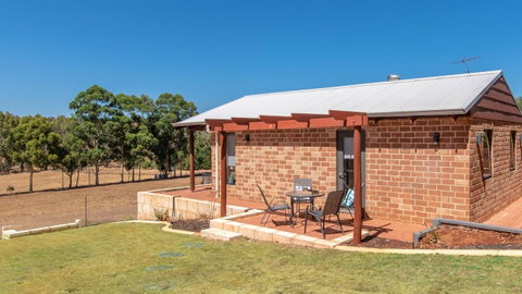 'Bindoon Valley Escape' Cottage - Accommodation Whitsundays 9