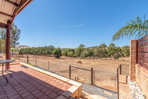 'Bindoon Valley Escape' Cottage - Accommodation Whitsundays 7