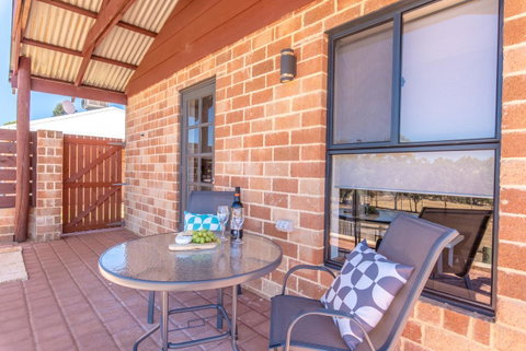 'Bindoon Valley Escape' Cottage - Accommodation Whitsundays 6