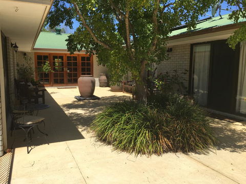 Nivalis Bed And Breakfast - Accommodation Whitsundays 10