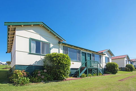 Augusta Hotel Motel - Accommodation Whitsundays 0
