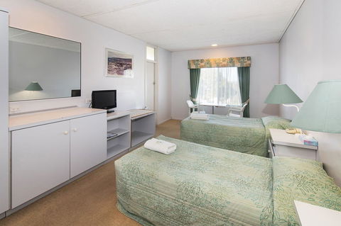Augusta Hotel Motel - Accommodation Whitsundays 1
