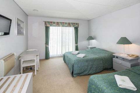 Augusta Hotel Motel - Accommodation Whitsundays 2