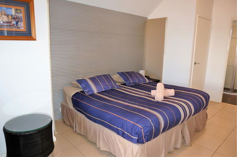 Osprey Holiday Village Unit 203 1 Bedroom - Accommodation Whitsundays 3