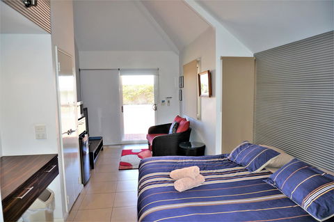 Osprey Holiday Village Unit 203 1 Bedroom - Accommodation Whitsundays 5