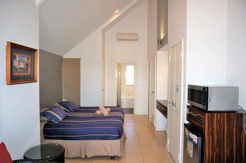 Osprey Holiday Village Unit 203 1 Bedroom - Accommodation Whitsundays 2