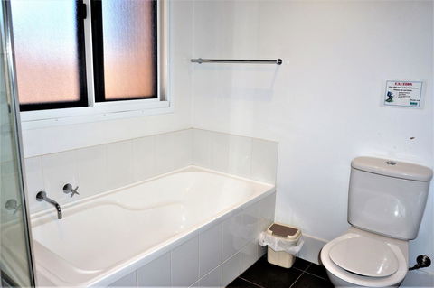 Osprey Holiday Village Unit 203 1 Bedroom - Accommodation Whitsundays 10