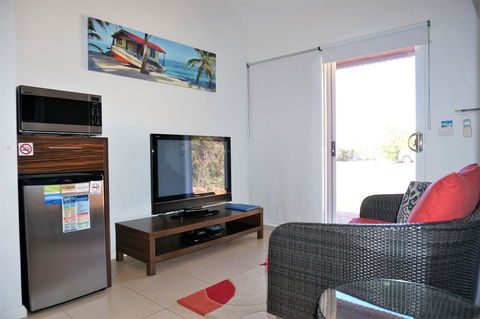 Osprey Holiday Village Unit 203 1 Bedroom - Accommodation Whitsundays 7