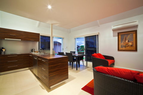 Osprey Holiday Village Unit 103 2 Bedroom - Accommodation Whitsundays 4