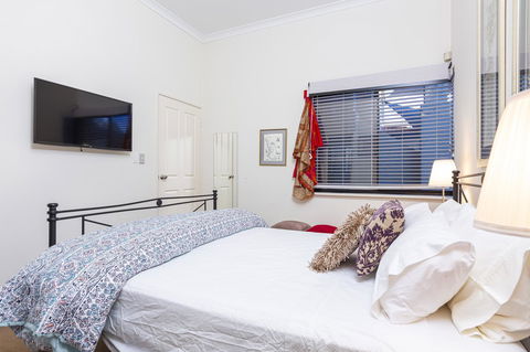 Como Executive Apartment - Accommodation Whitsundays 7