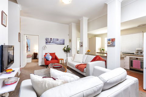 Como Executive Apartment - Accommodation Whitsundays 5