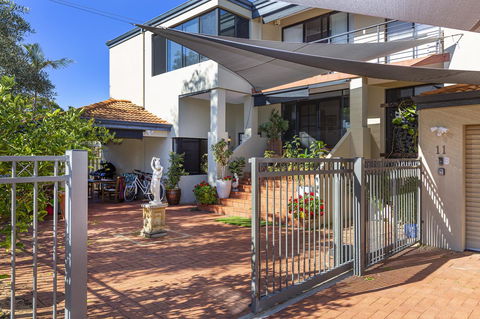 Como Executive Apartment - Accommodation Whitsundays 1