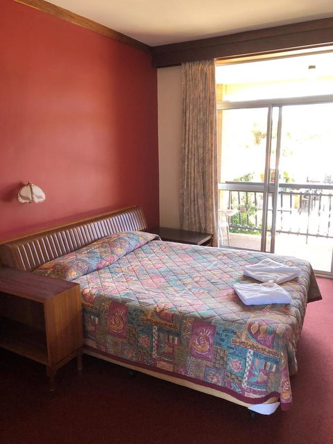 Kambalda Hotel - Accommodation Whitsundays 12