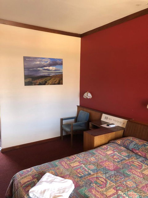 Kambalda Hotel - Accommodation Whitsundays 13