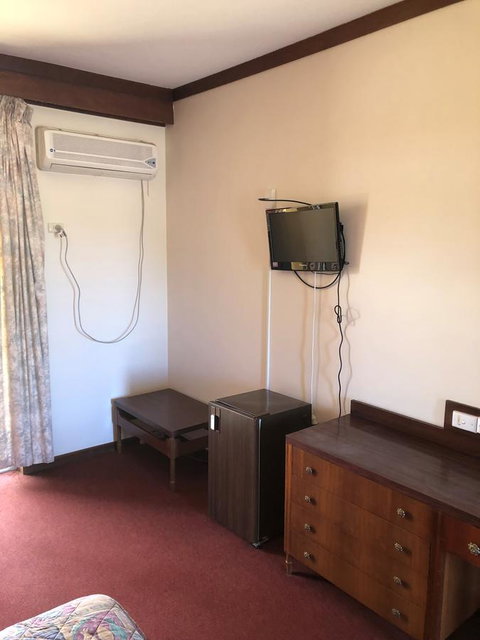 Kambalda Hotel - Accommodation Whitsundays 1