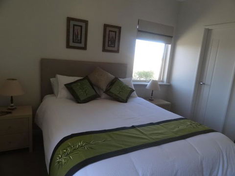 Acaciabnb - Accommodation Whitsundays 2