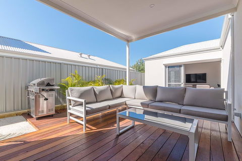 Karrinyup Waters Luxury House Rental - Accommodation Whitsundays 17