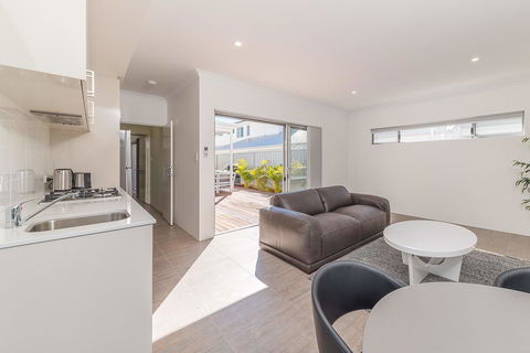 Karrinyup Waters Luxury House Rental - Accommodation Whitsundays 7
