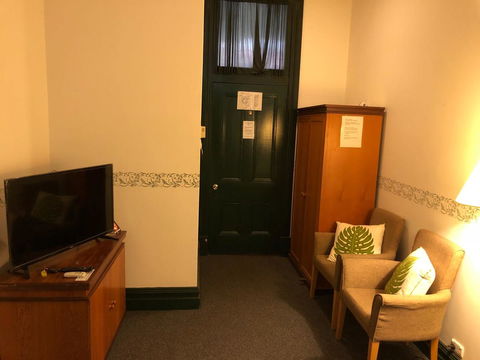 The Palace Hotel - Accommodation Whitsundays 1