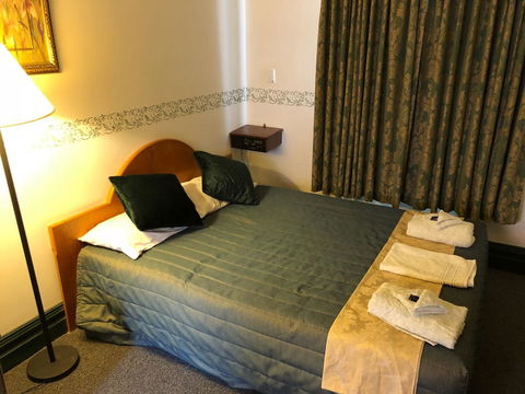 The Palace Hotel - Accommodation Whitsundays 6