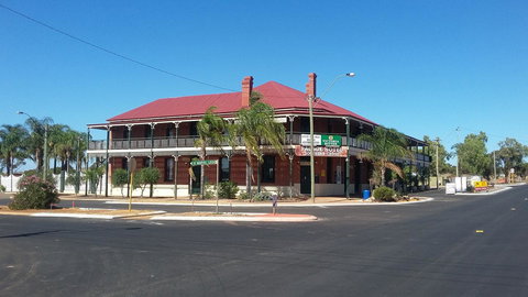 The Palace Hotel - Accommodation Whitsundays 0
