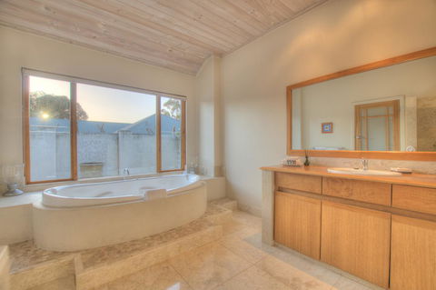 Moana Spa Villas - Prime Yallingup Location - Accommodation Whitsundays 17