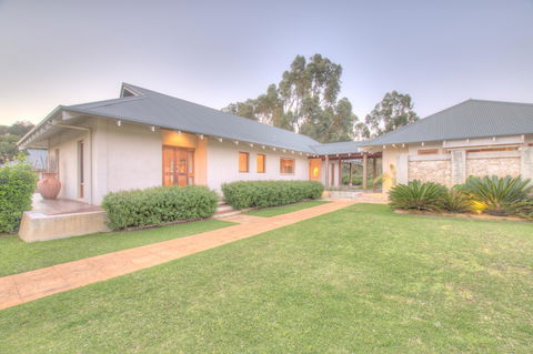 Moana Spa Villas - Prime Yallingup Location - Accommodation Whitsundays 1