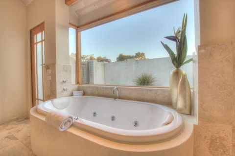 Moana Spa Villas - Prime Yallingup Location - Accommodation Whitsundays 6