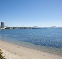 Sandy Bay Waterfront Home - Accommodation Whitsundays
