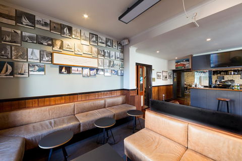 Customs House Hotel - Accommodation Whitsundays 1