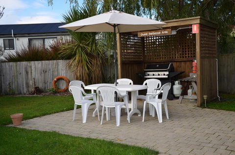Castaway Holiday Apartments - Accommodation Whitsundays 13