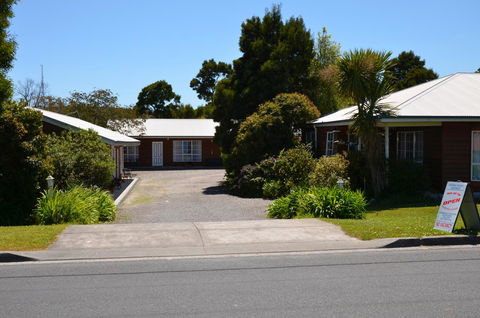 Castaway Holiday Apartments - Accommodation Whitsundays 24