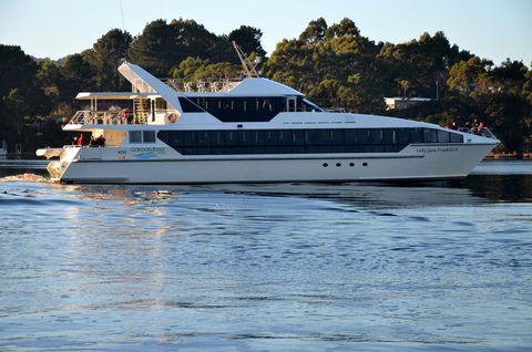 Castaway Holiday Apartments - Accommodation Whitsundays 1