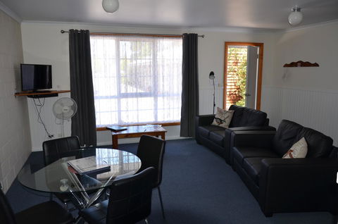 Castaway Holiday Apartments - Accommodation Whitsundays 27