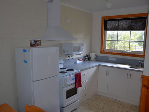 Castaway Holiday Apartments - Accommodation Whitsundays 28