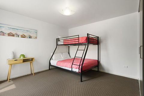 170 Hazards View Drive - Unit 2 - Accommodation Whitsundays 8