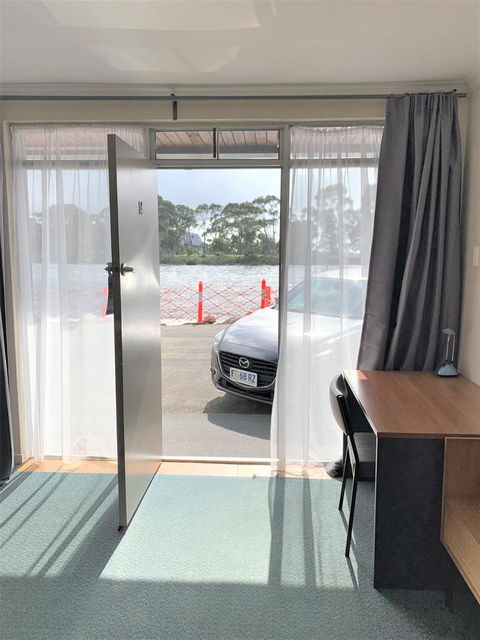 The Waterfront Wynyard - Accommodation Whitsundays 41