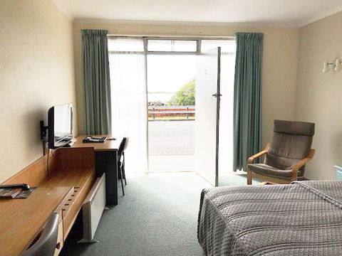 The Waterfront Wynyard - Accommodation Whitsundays 38