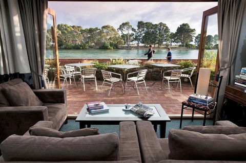 The Waterfront Wynyard - Accommodation Whitsundays 8