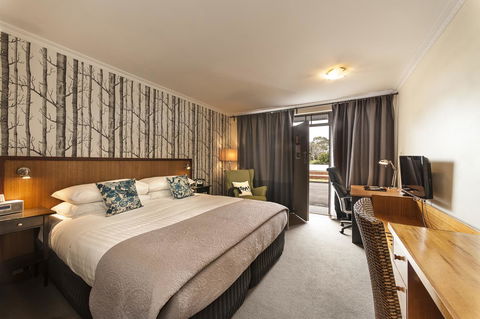 The Waterfront Wynyard - Accommodation Whitsundays 0