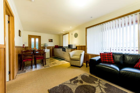 Driftwood Strahan Villas - Accommodation Whitsundays 7