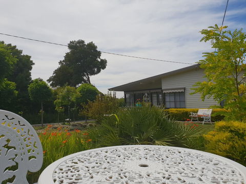 Garden By The Beach - Gateway To The East Coast, Close To Airport - Accommodation Whitsundays 21