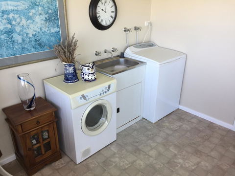Garden By The Beach - Gateway To The East Coast, Close To Airport - Accommodation Whitsundays 18